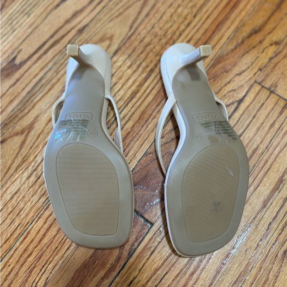 Kitten heels, nude, never worn - Picture 2 of 3